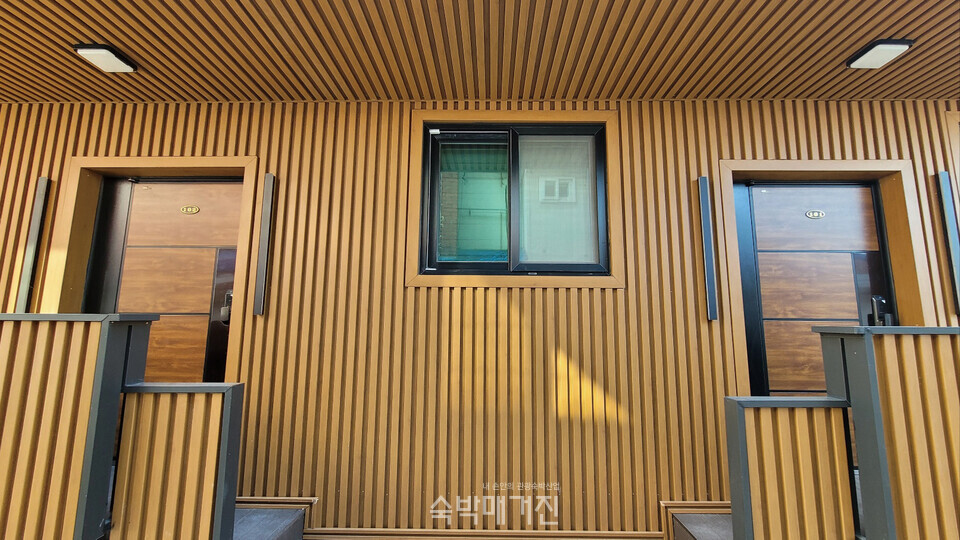 템바보드 형태의 외관