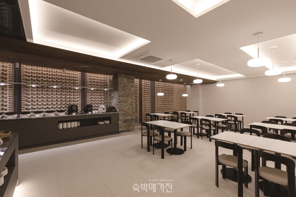 조식 뷔페 공간